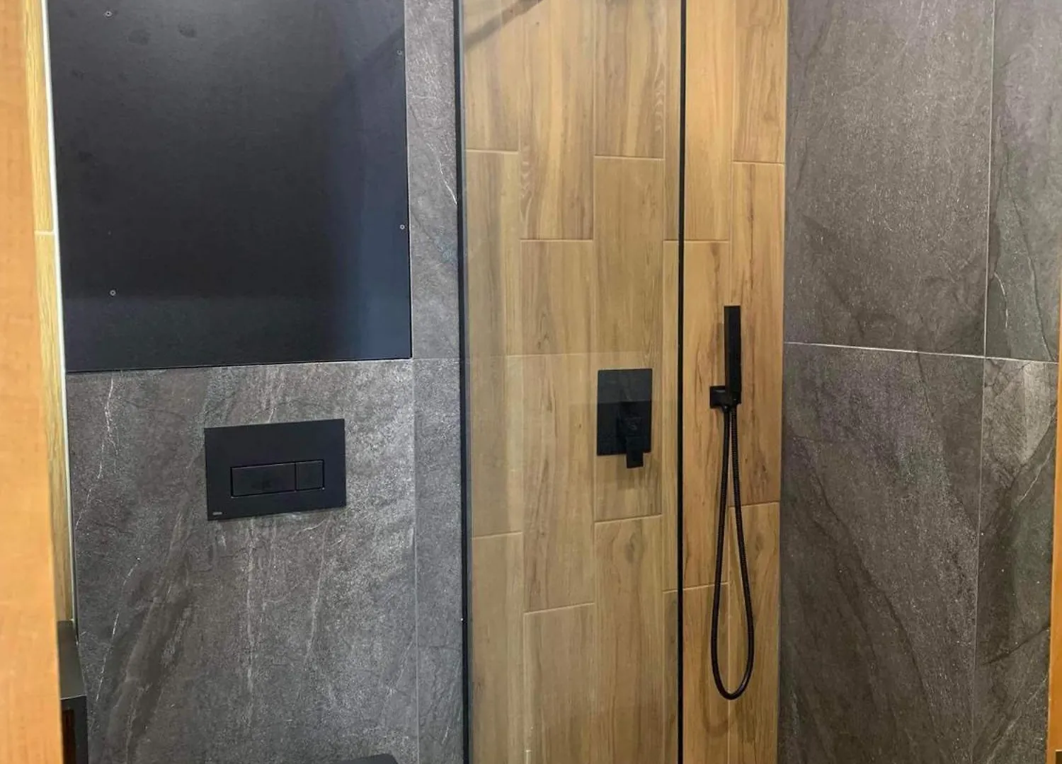 Luxury Green Apartment - Up To 4 People 班斯科